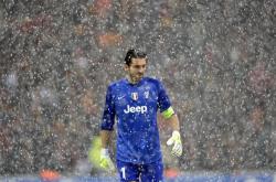 穆古鲁扎在拜仁比赛中出色防守，战术调整引发热议！